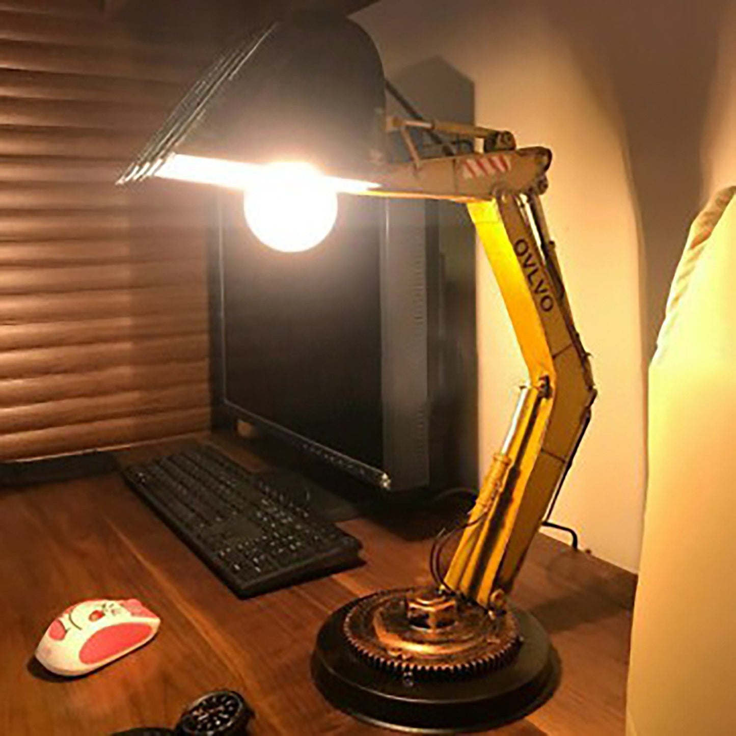 Digger Desk Lamp Unique table lamp LED